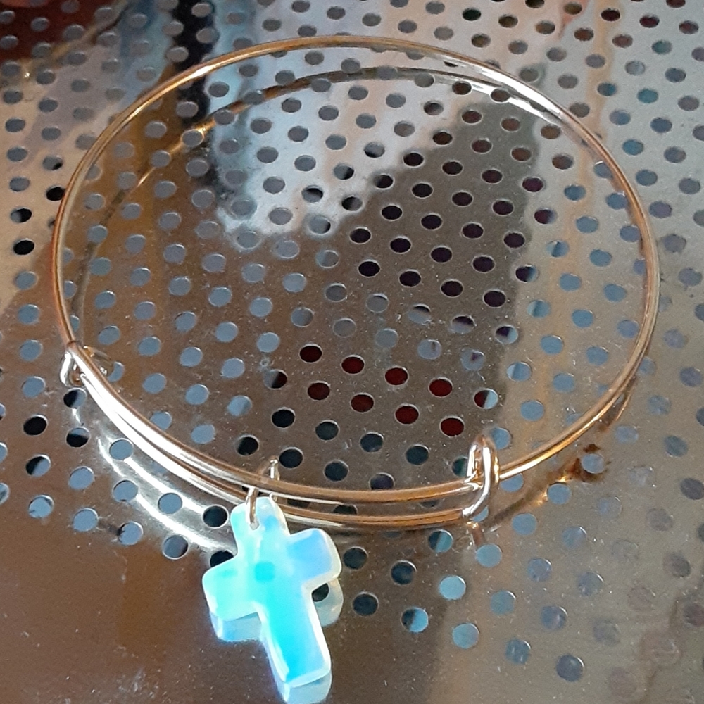 Gold cross bracelet